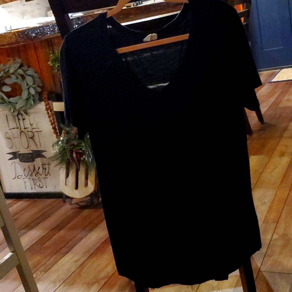 Black slouch t-shirt